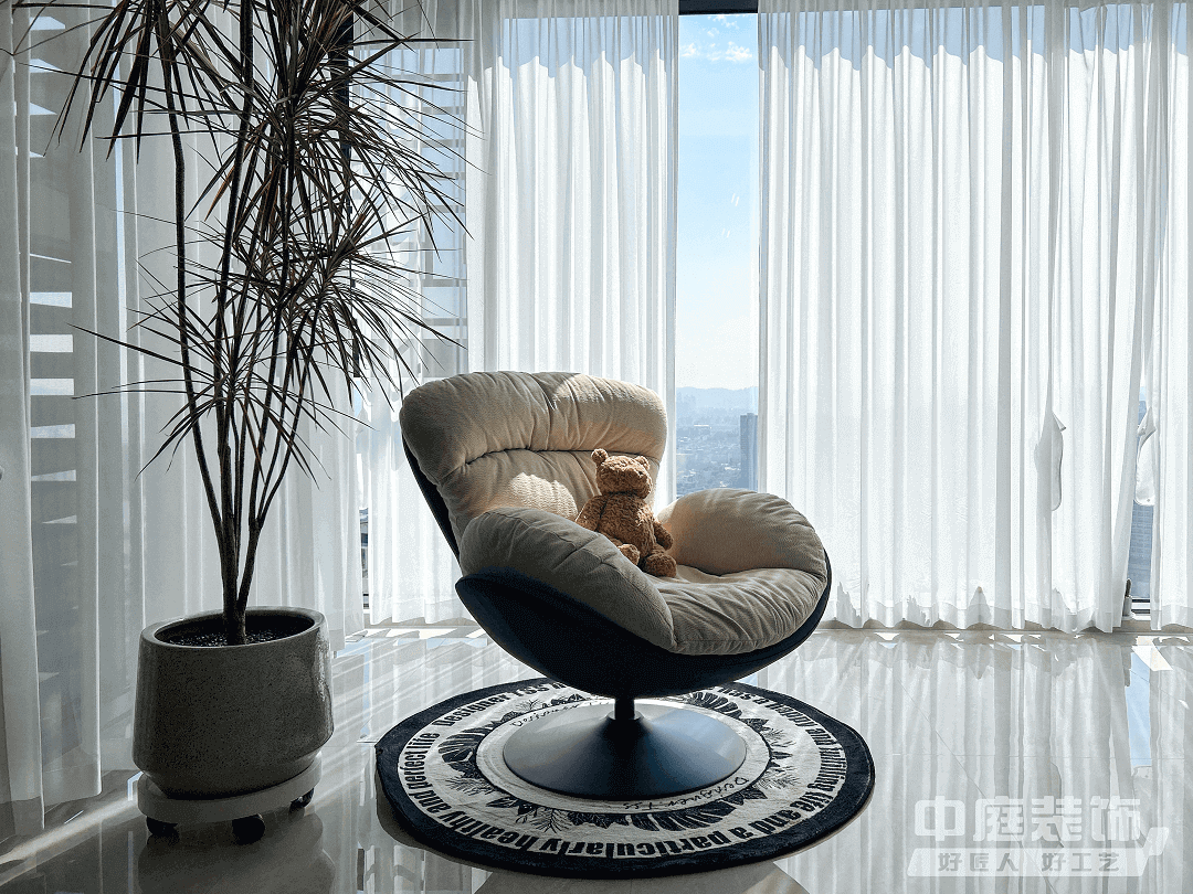 南寧新房裝修-現(xiàn)代輕奢風(fēng)-陽臺(tái)