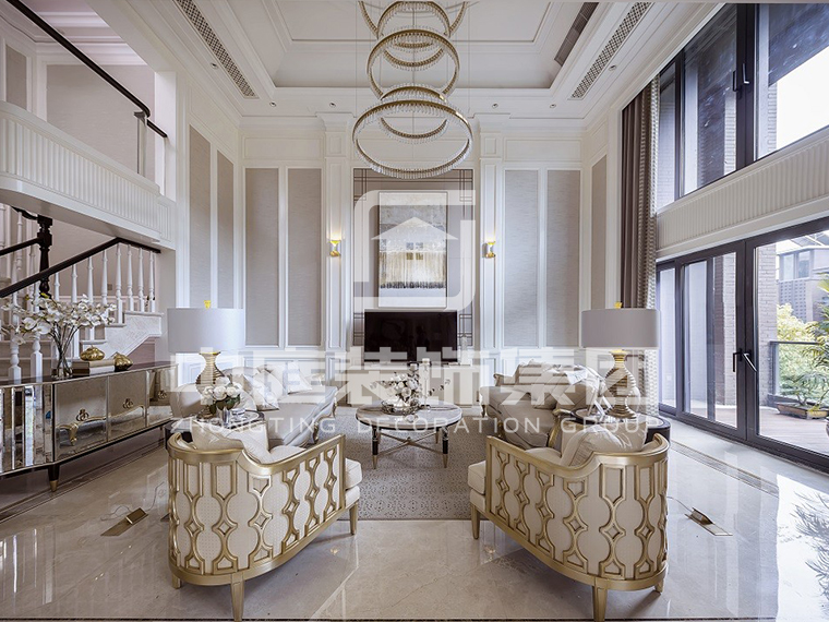 天池山&middot;中脊130平簡歐風(fēng)格案例